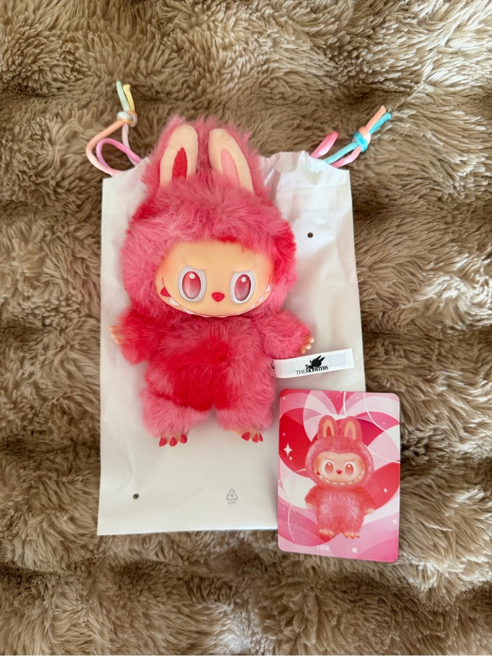 THE MONSTERS Big into Energy Series-Vinyl Plush Pendant - Love